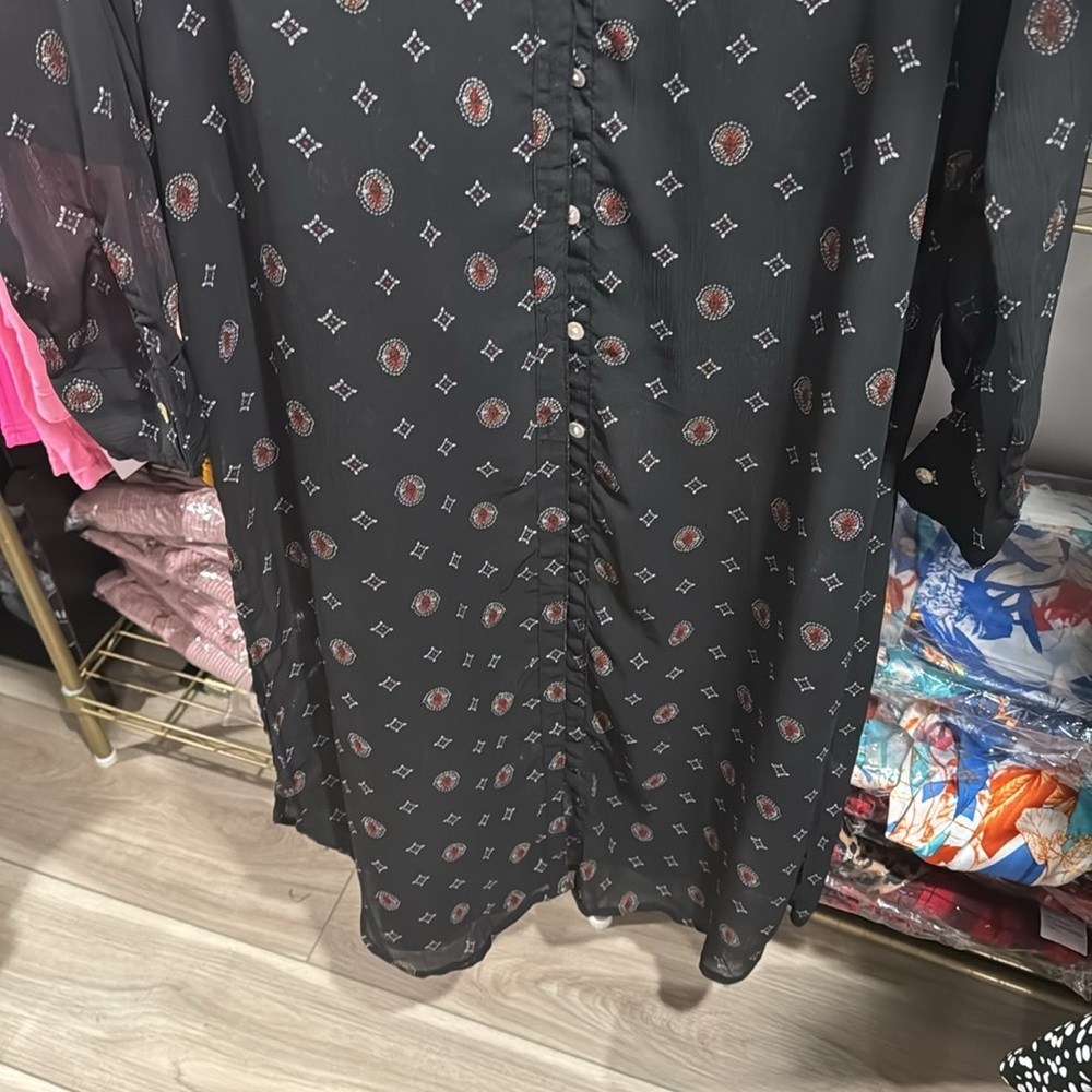 Button Down Top/Cover up - Picture 4 of 6